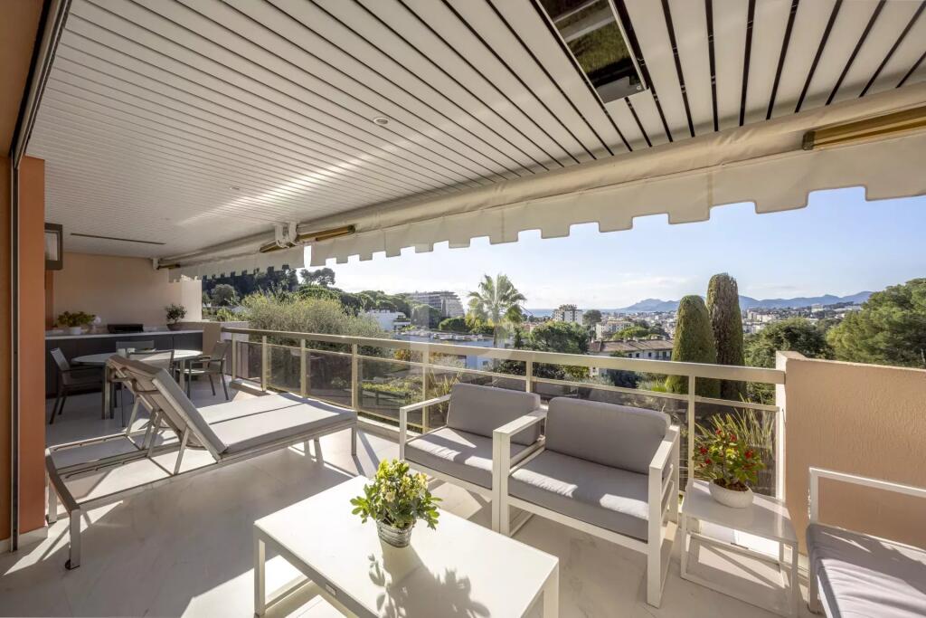 Main image of property: Provence-Alps-Cote d`Azur, Alpes-Maritimes, Le Cannet