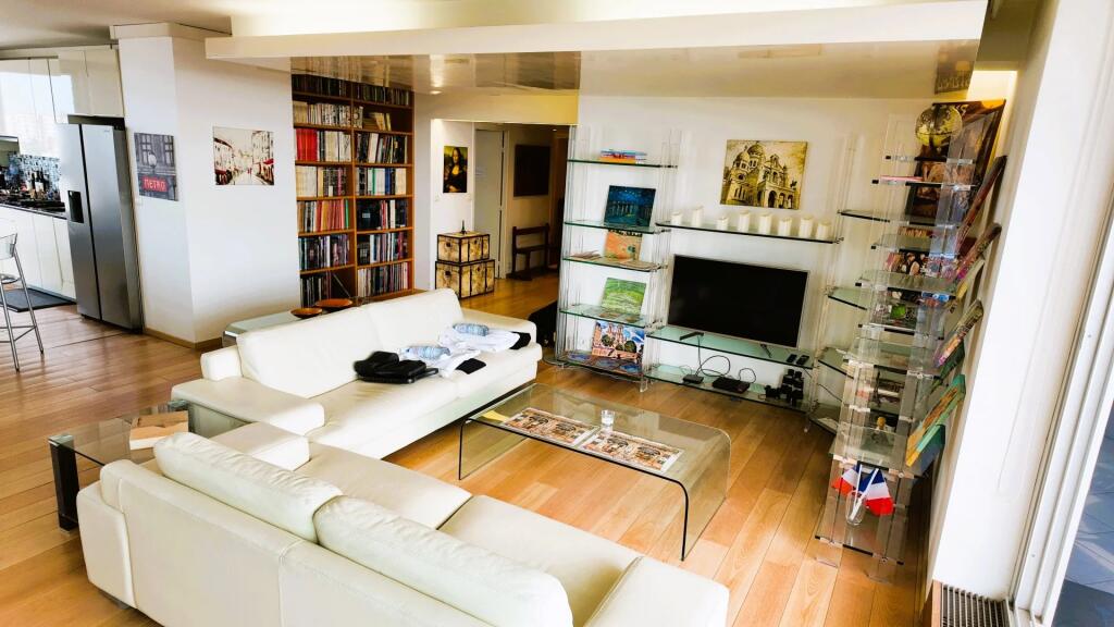 Main image of property: Paris-Isle of France, Hauts-de-Seine, Puteaux