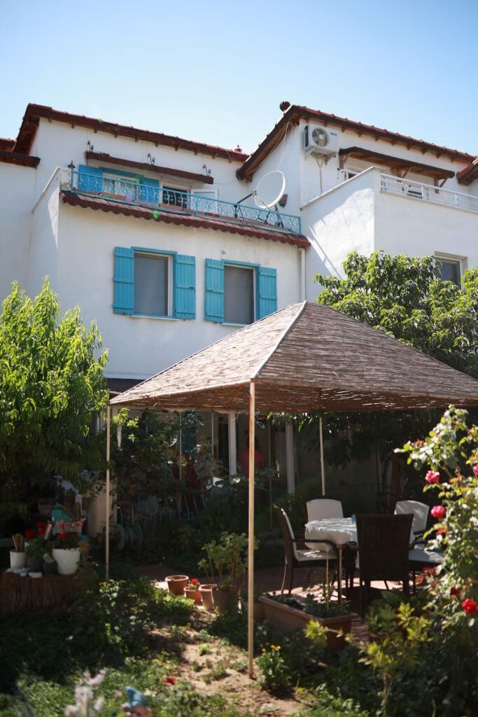 Main image of property: Çanakkale, Ezine, Ezine