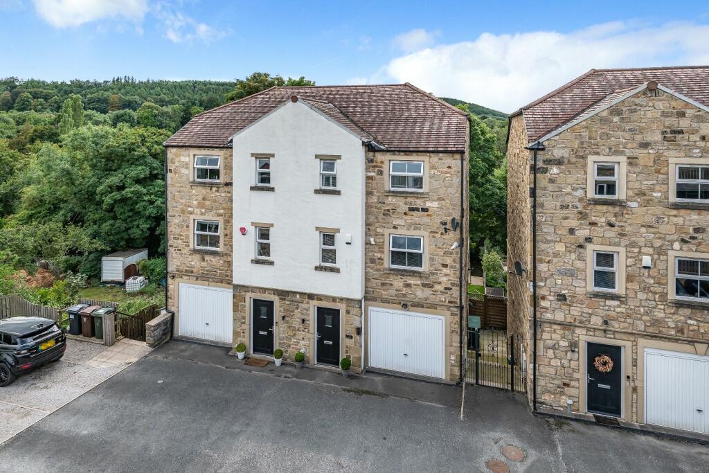 Main image of property: Southlands Grove, Bingley, West Yorkshire, BD16 1EF