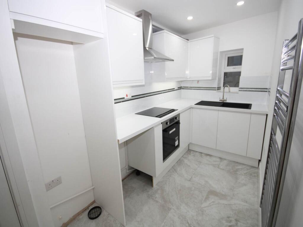 Main image of property: 195-197 High Street, , Blackwood