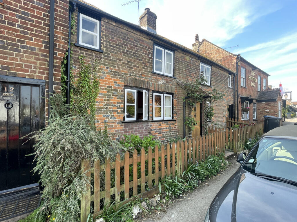 Main image of property: 10 High Street Flamstead, St Albans AL3 8BS