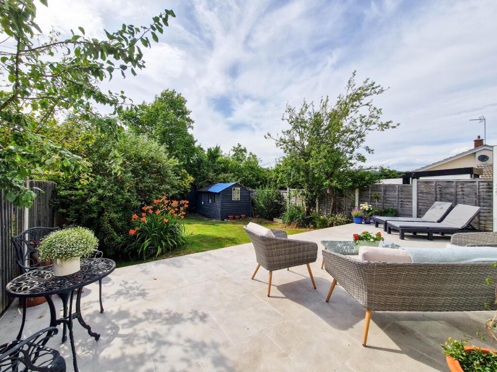 Main image of property: Daws Heath Road, Benfleet