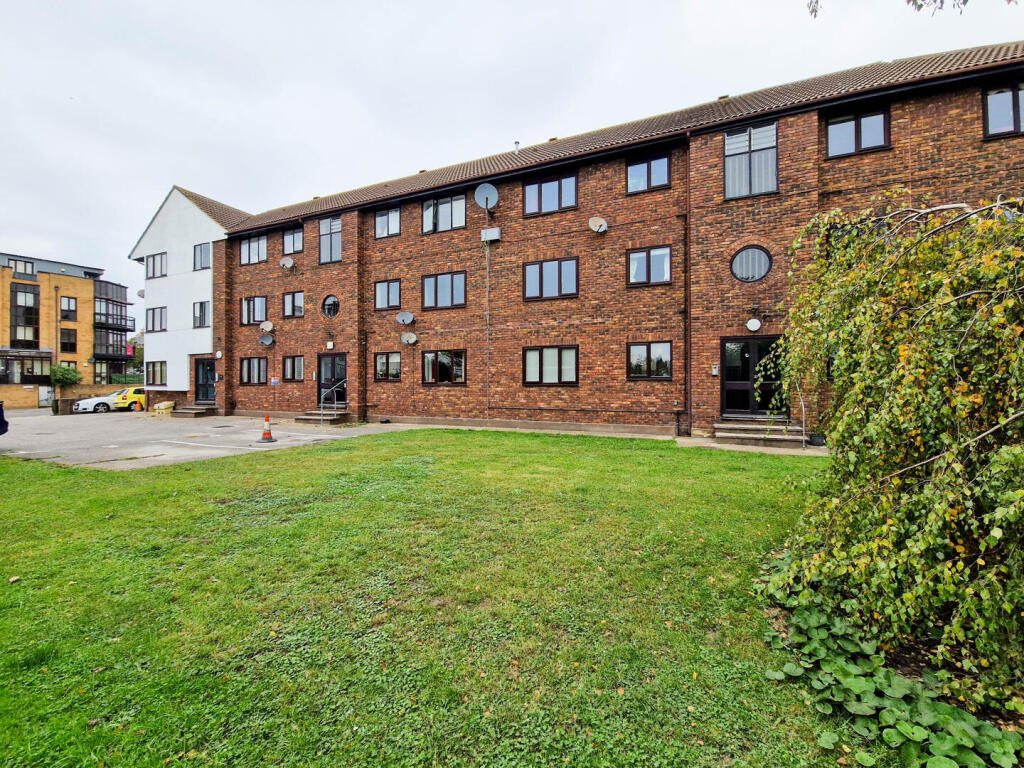 Main image of property: Leigh Road, Leigh-On-Sea