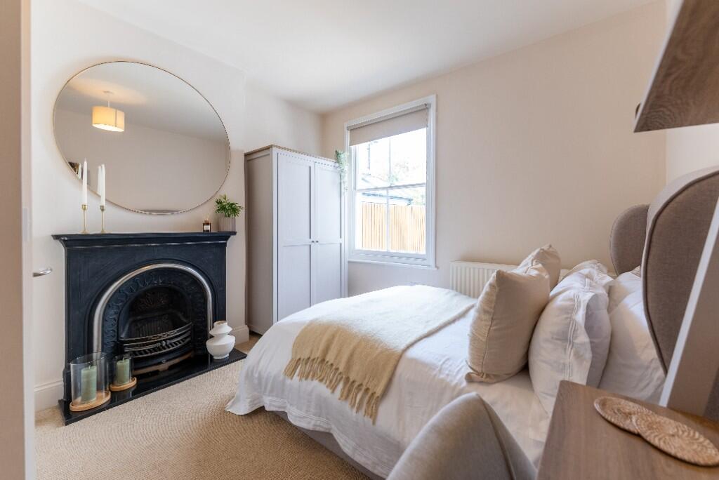 Main image of property: Victoria Park, Cambridge CB4