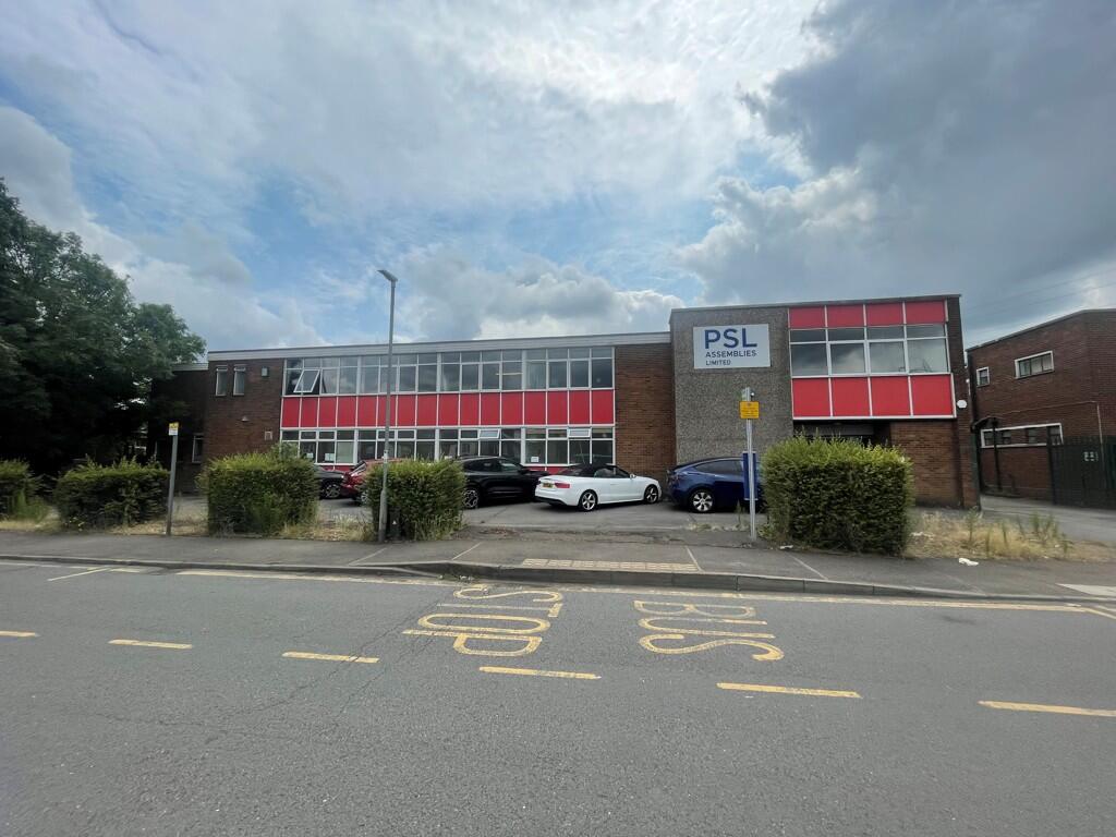 Main image of property: Unit 2-3 Eastern Avenue Industrial, Dunstable, Bedfordshire