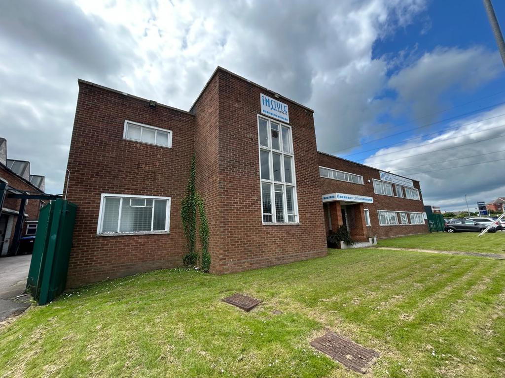 Main image of property: Unit 1 Eastern Avenue Industrial, Dunstable, Bedfordshire, LU5
