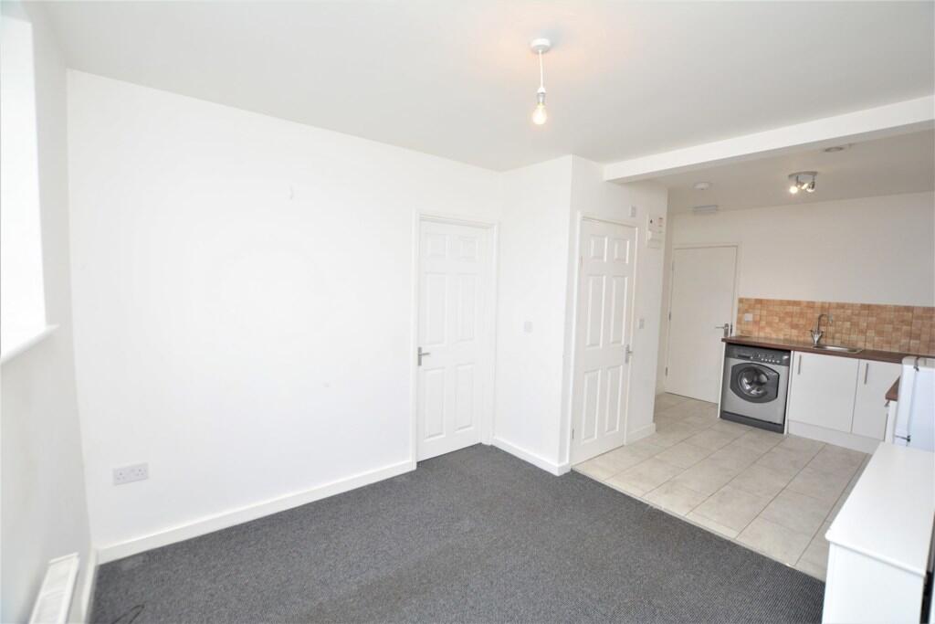 Main image of property: Freehold, 29, Portfields Road, Newport Pagnell, Buckinghamshire, MK16