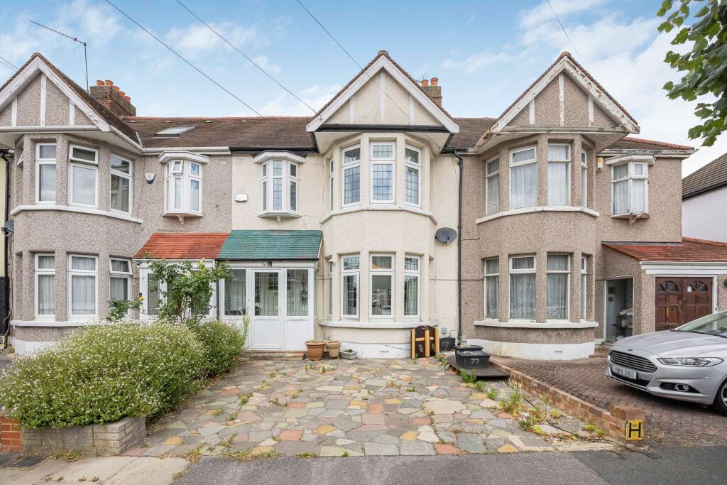 Main image of property: Collinwood Gardens, Ilford, IG5