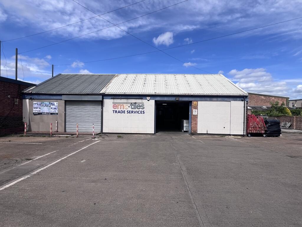 Main image of property: 4 Burgess Road, Leicester, LE2 8QL