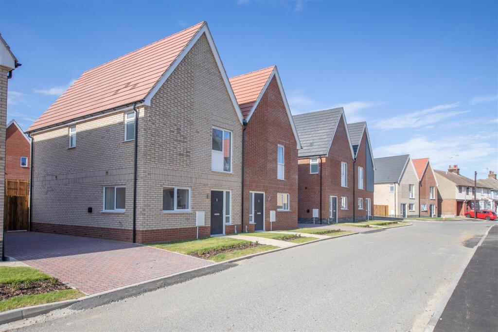 Main image of property: The Beaumont, Kiln Crescent, Harwich