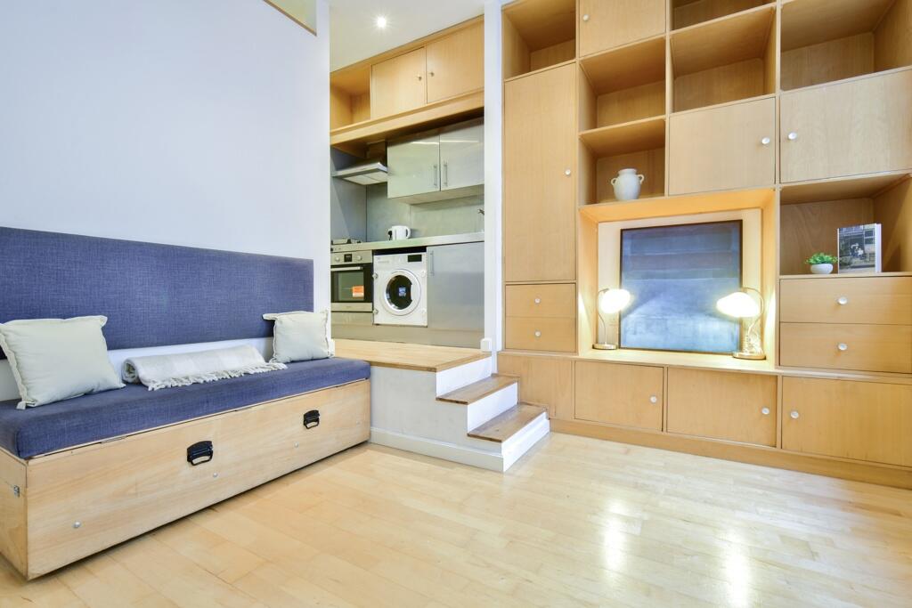 Main image of property: County House, Leeds City Centre