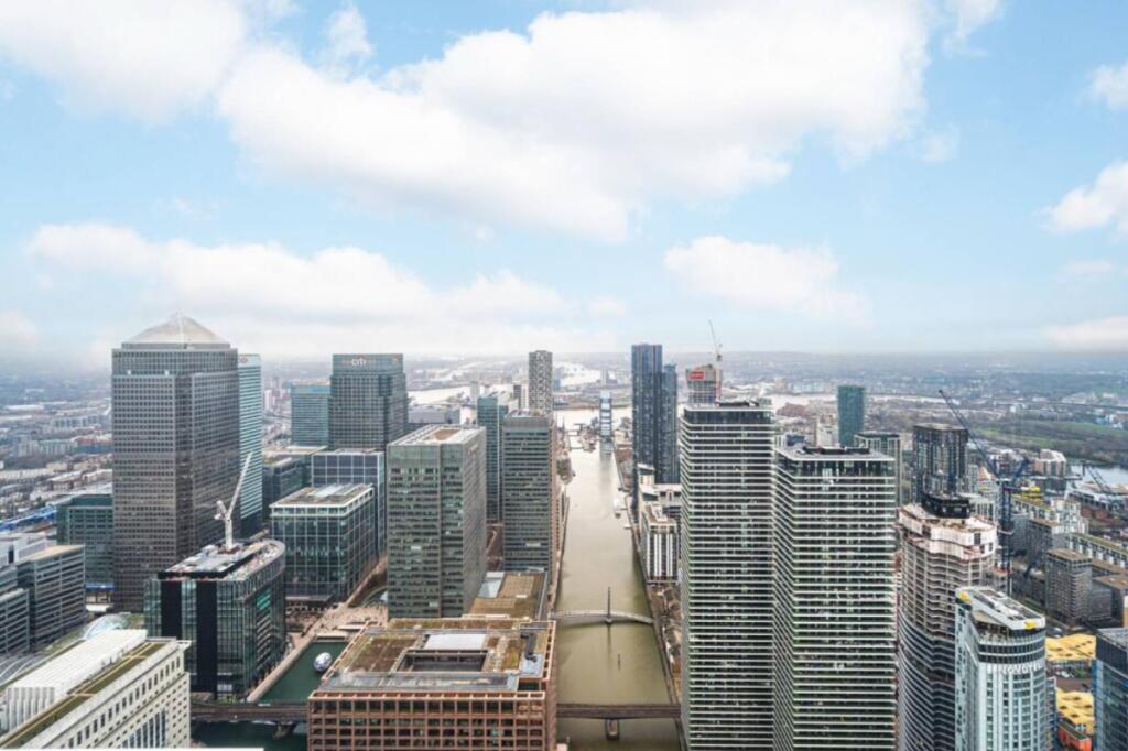 Main image of property: Landmark Pinnacle, Marsh Wall, E14