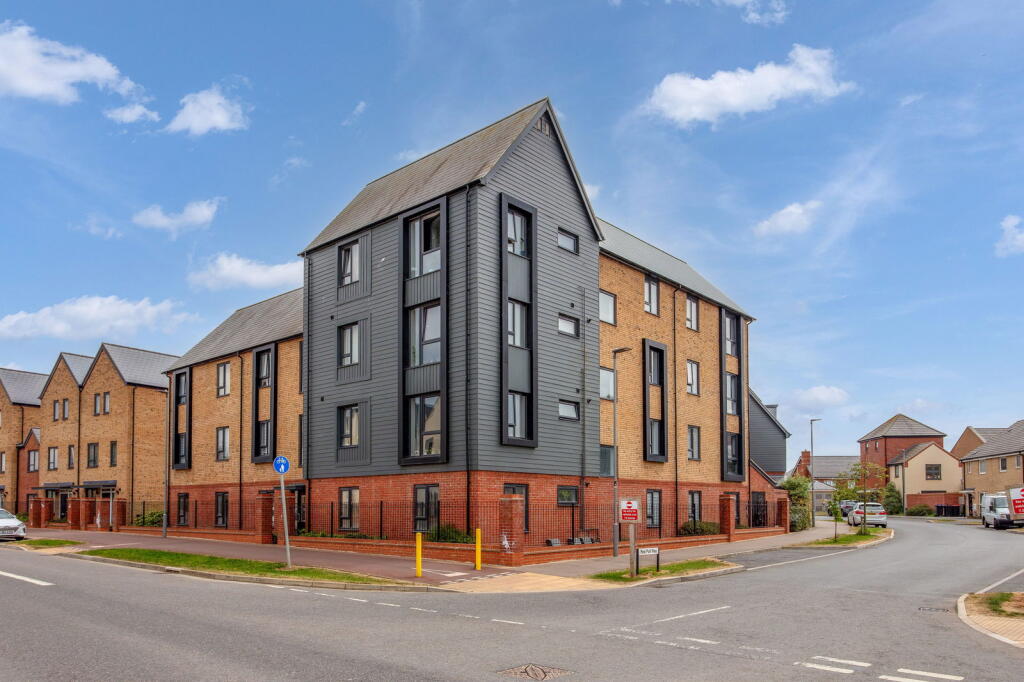 Main image of property: Barrosa Way, Whitehouse, Milton Keynes, MK8 1BY