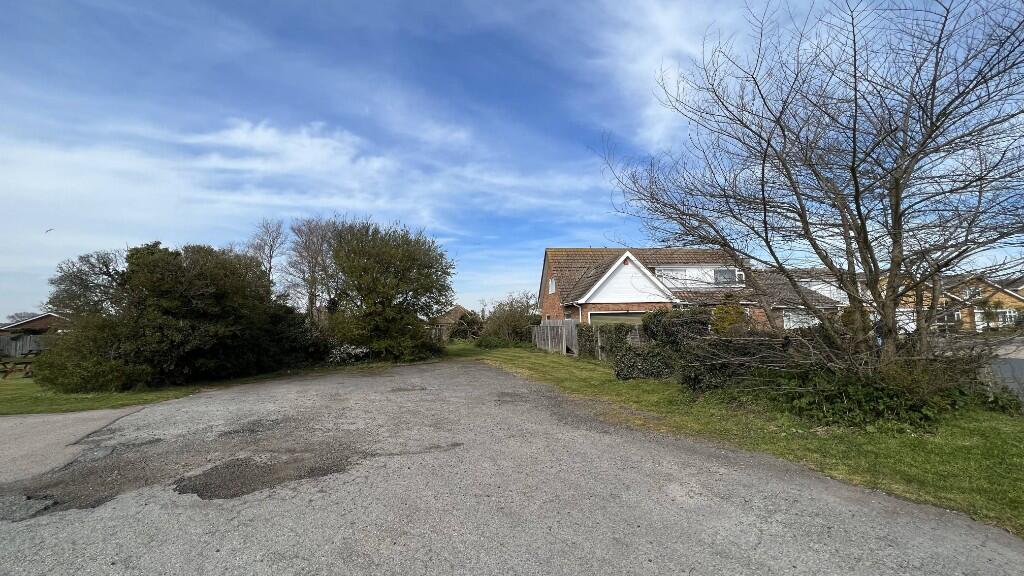 Main image of property: Frinton Road, Clacton-On-Sea, Essex, CO15