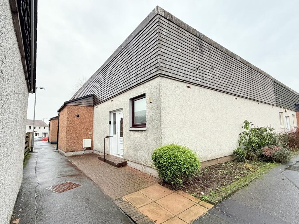 Main image of property: 5 Burntscarthgreen, Dumfries, DG1 1UN
