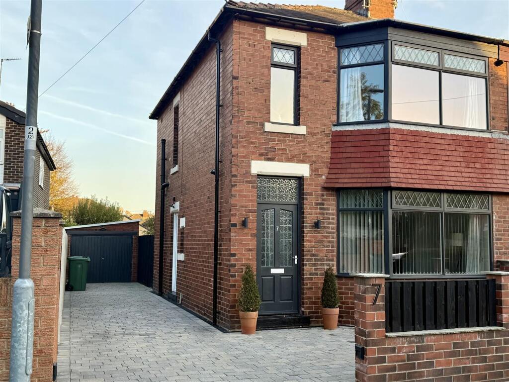 Main image of property: John O'Gaunts Walk, Rothwell, Leeds