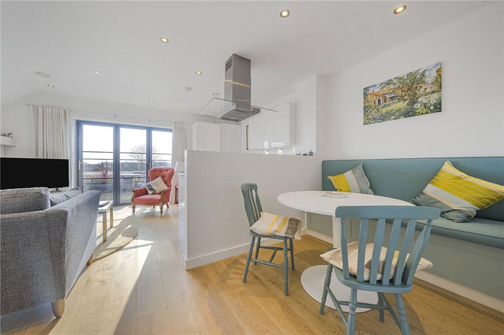 Main image of property: Ridgemount Apartments, Darlaston Road, London, SW19