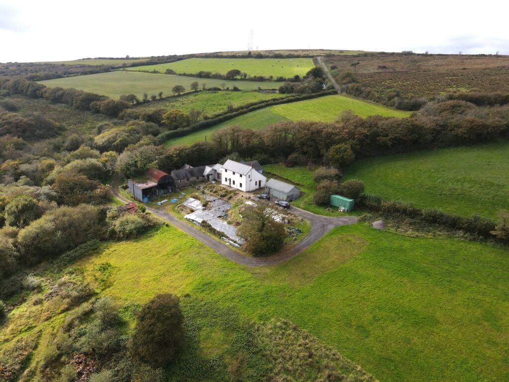 Main image of property: Llannon, Llanelli, SA14