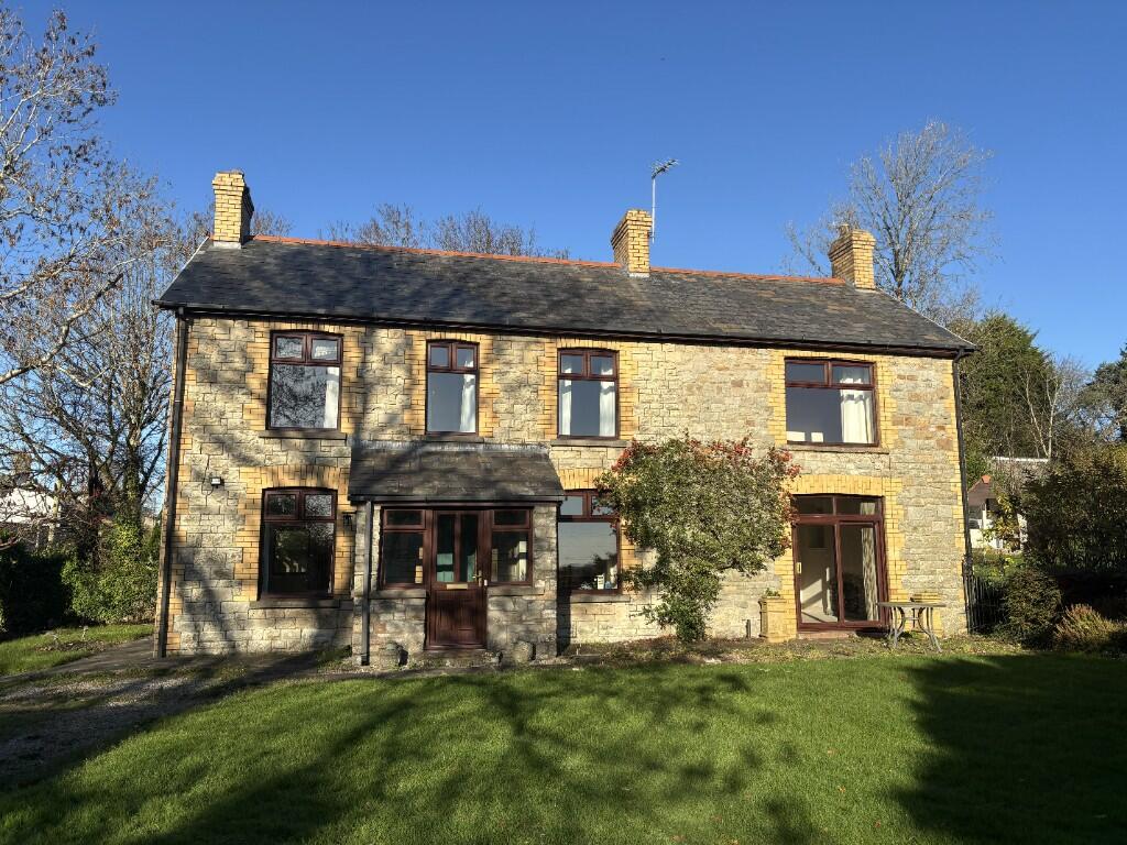 Main image of property: Heol Simonston, Bridgend, Bridgend (County of), Mid Glamorgan, CF35