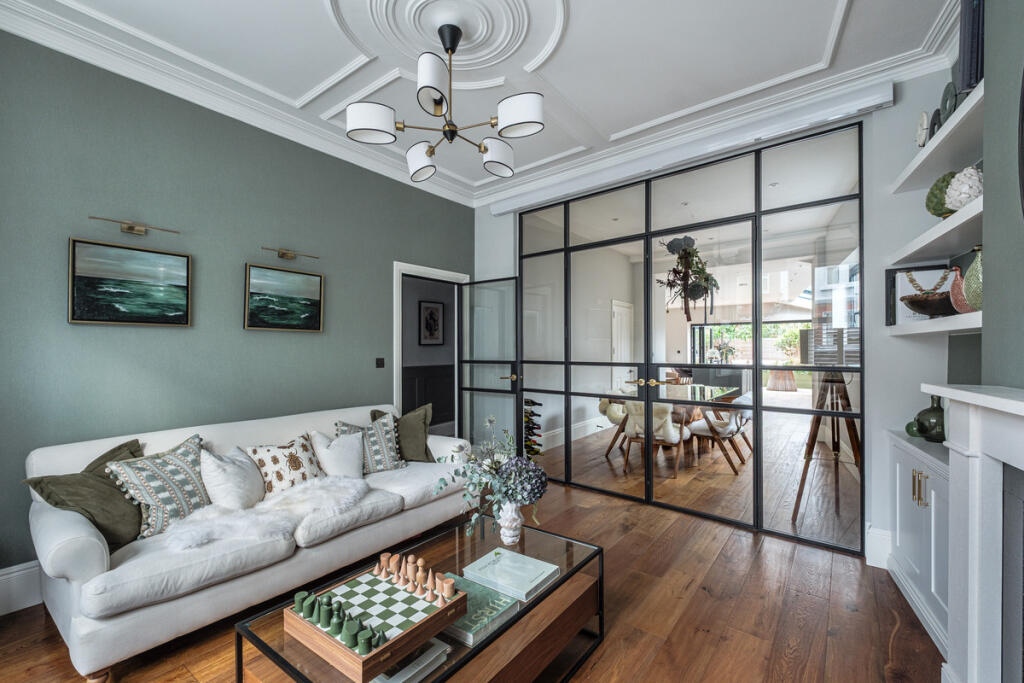 Main image of property: Parklands, London, SW16