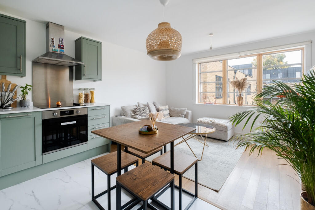 Main image of property: Mildmay Avenue, London, N1