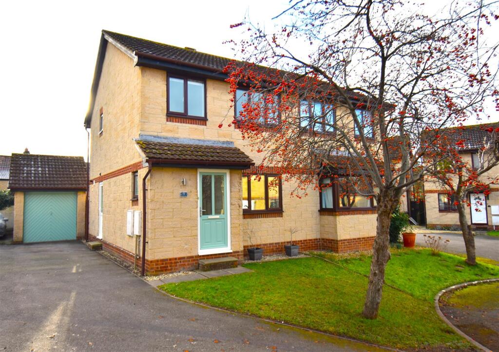 Main image of property: Immaculate Three Bed Semi-Avalon Close, Yatton