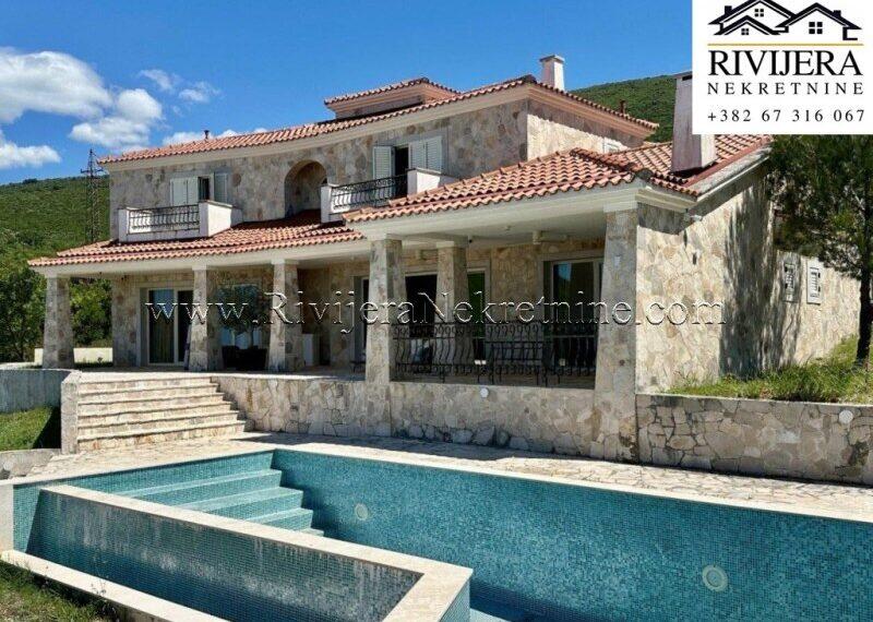 Main image of property: Lustica