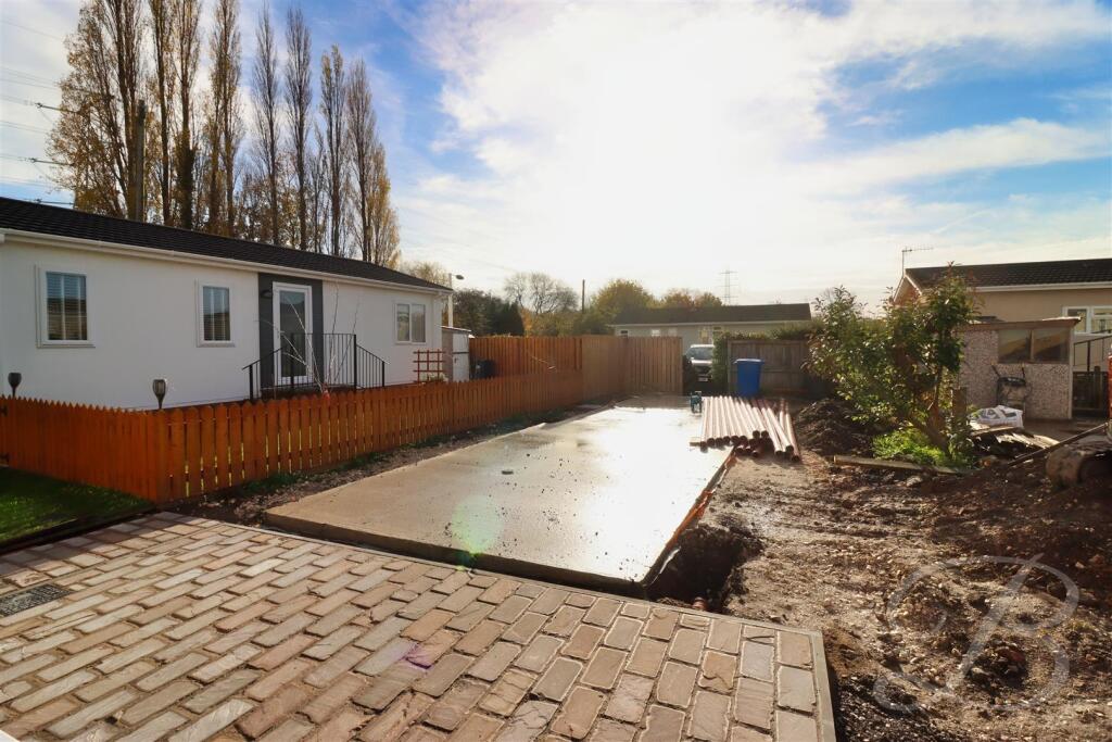 Main image of property: 102, Riverdale Park, Staveley