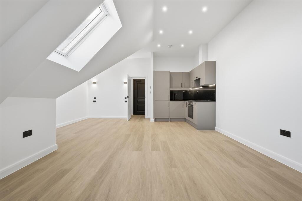 Main image of property: Headgate, Colchester, CO3