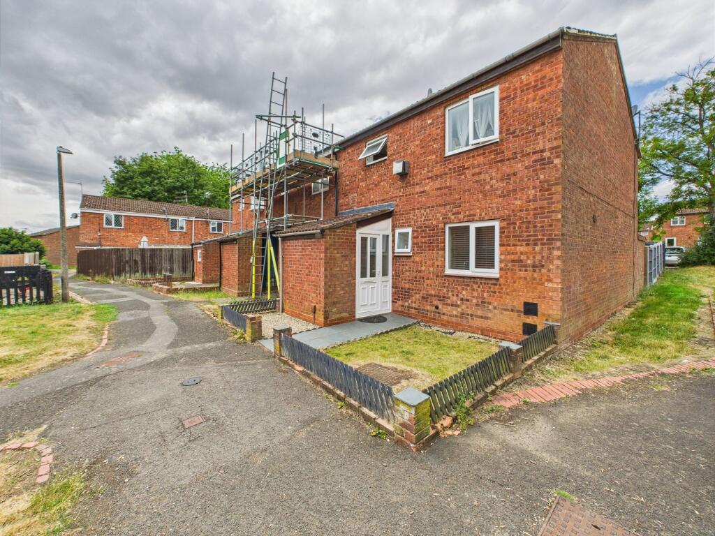 Main image of property: Loxley Close, Redditch, B98