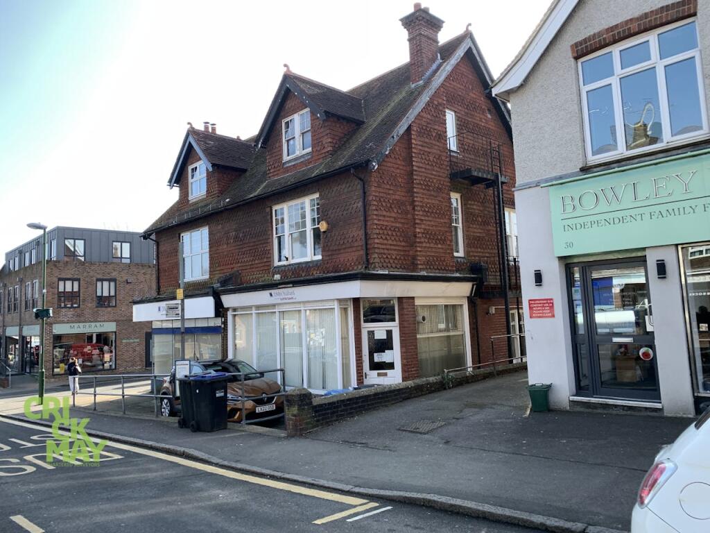 Main image of property: 32 Keymer Road, Hassocks, BN6 8AN