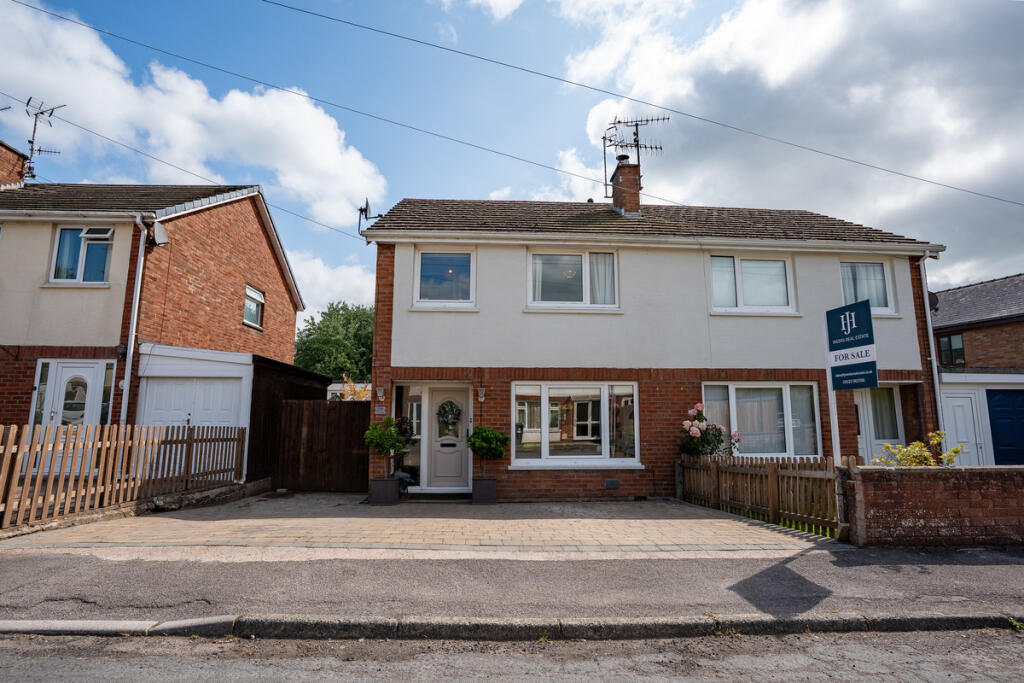 Main image of property: The Meadows, Usk, NP15