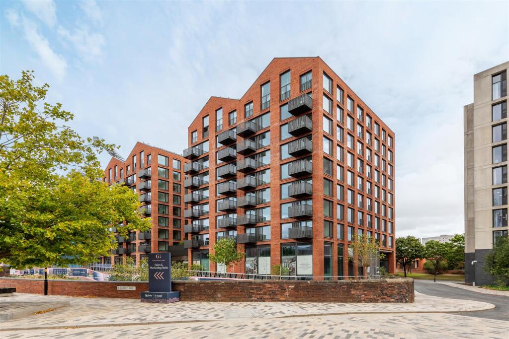 Main image of property: Glasswater Locks, Belmont Row, Birmingham, B4