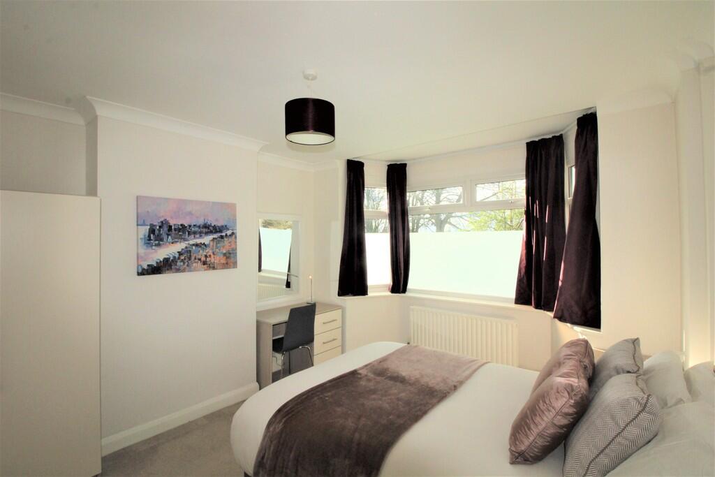 Main image of property: London Road, Reading