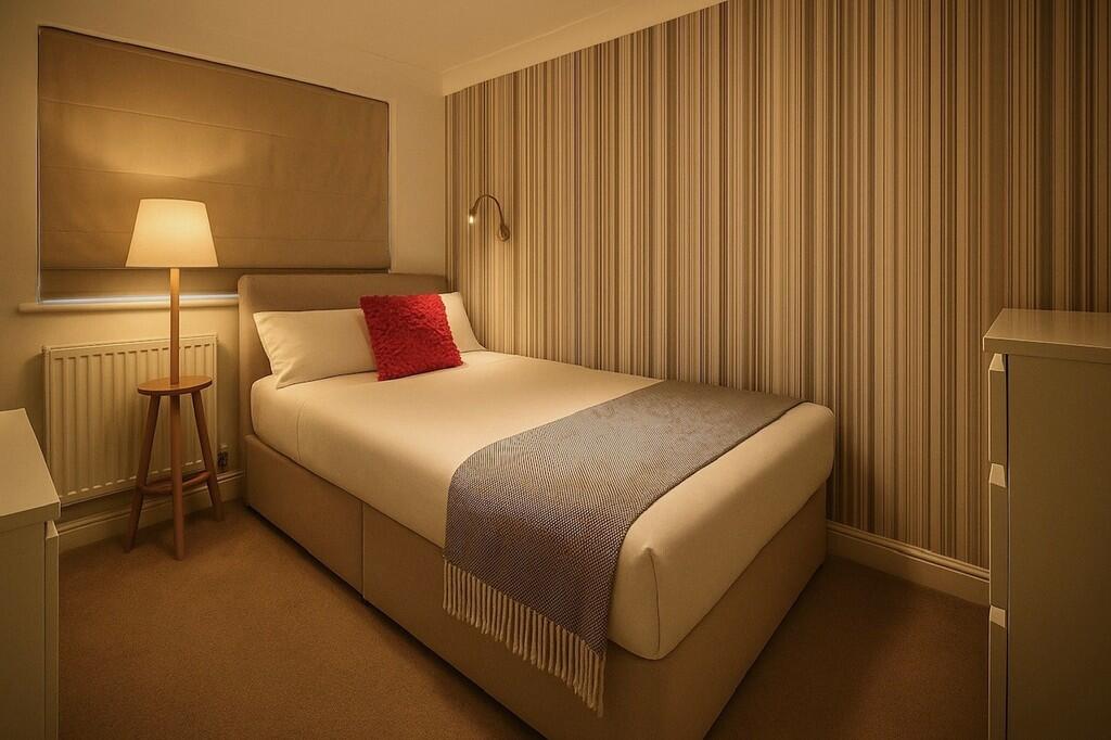 Main image of property: Lacewood gardens, Reading