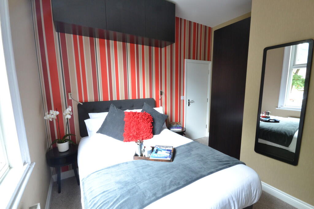 Main image of property: Thames House, Reading