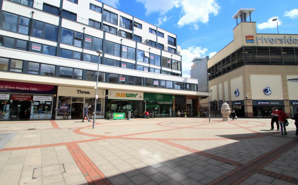 Main image of property: Beckets Yard,  Selden Hill, Paradise Industrial Estate, Hemel Hempstead