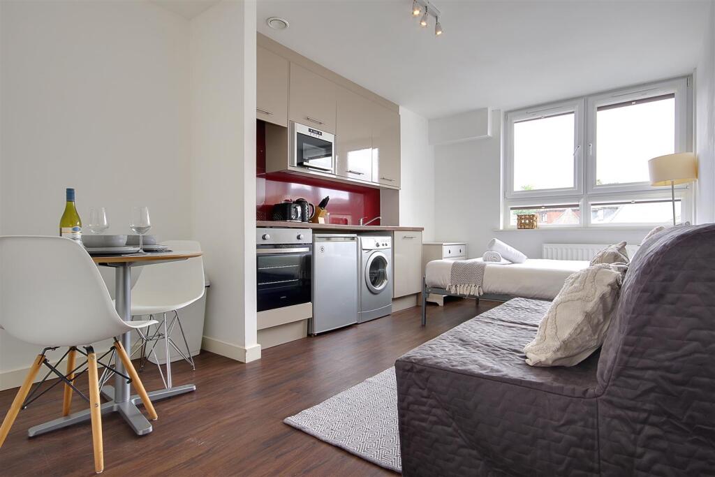 Main image of property: Flat 10 Hill House, Bournemouth BH1