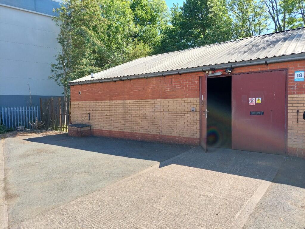 Main image of property: UNIT 18, MAESBURY ROAD INDUSTRIAL ESTATE, OSWESTRY, SY10 8NN