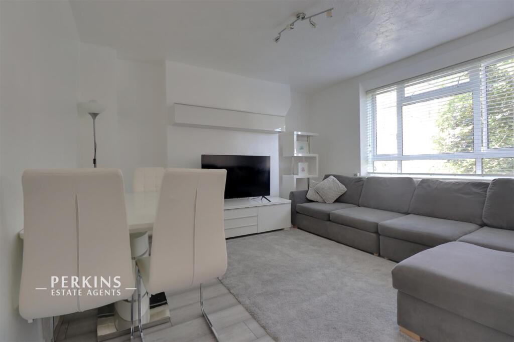Main image of property: White City, W12