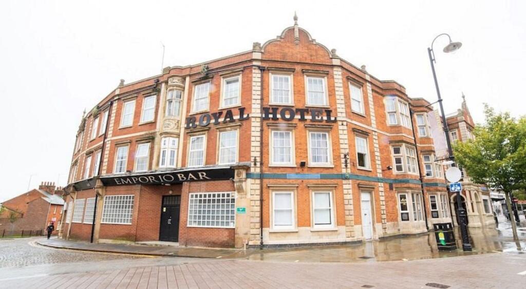 Main image of property: Royal Hotel, Market Place, Kettering, North Northamptonshire, NN16 0AJ