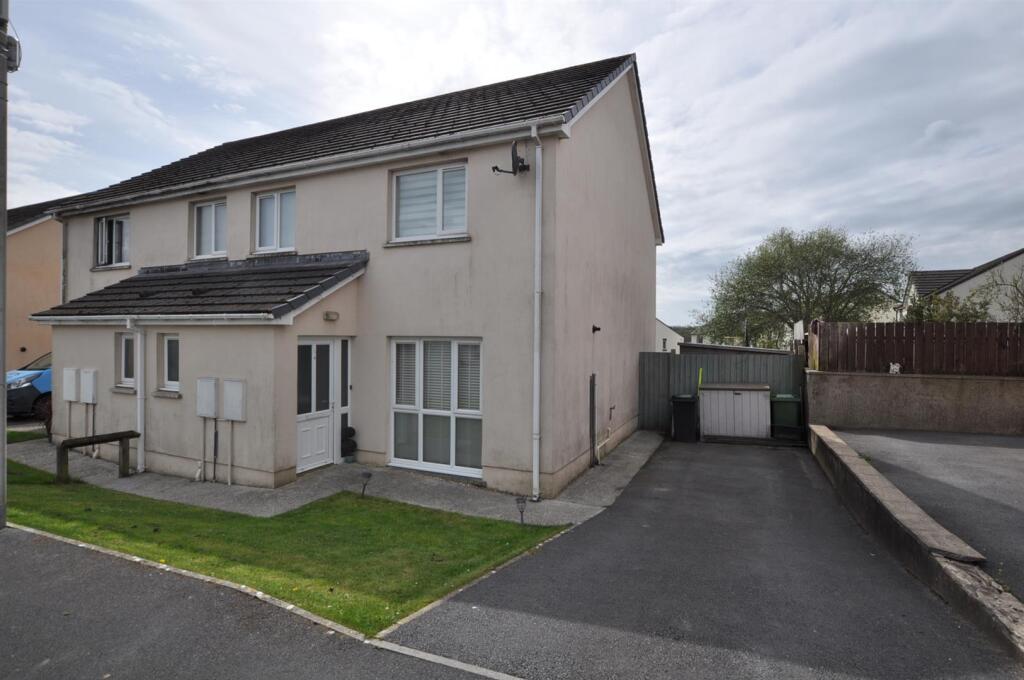 3 bedroom semi-detached house