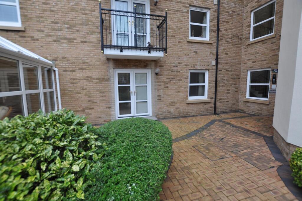 Main image of property: The Parade, Carmarthen