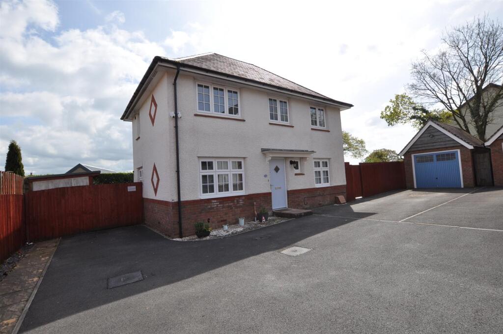 Main image of property: Parc Llwyn Celyn, St. Clears, Carmarthen