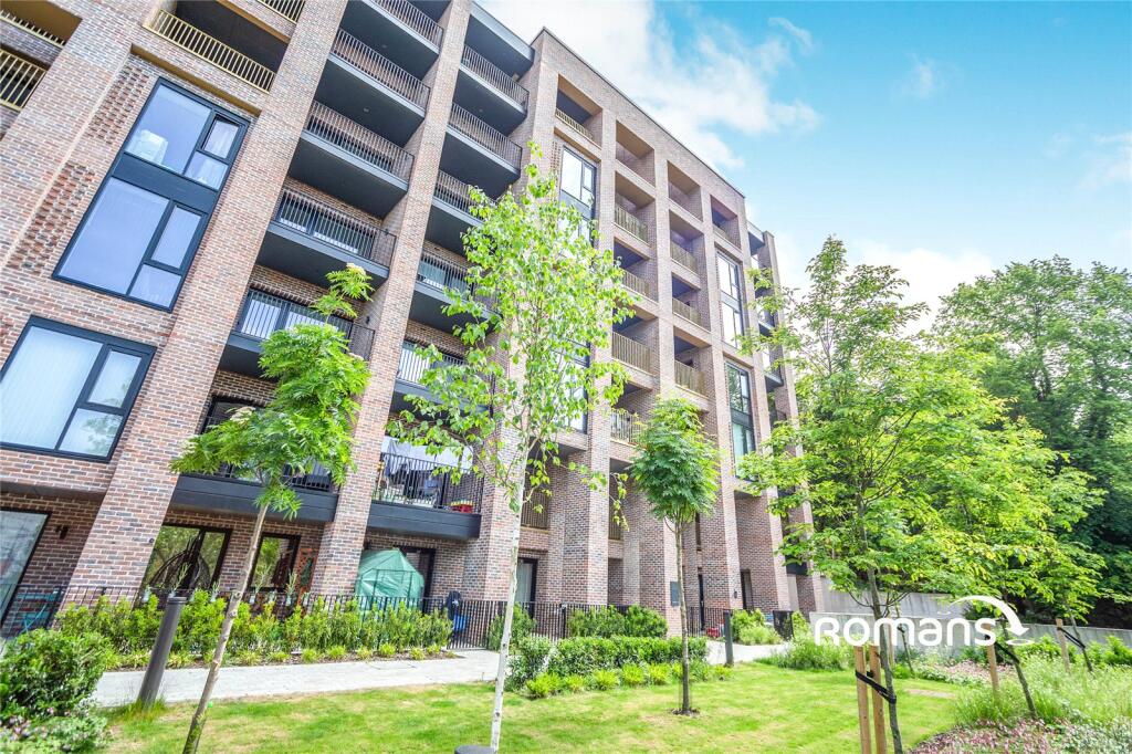 Main image of property: Whiffens Avenue, Chatham, ME4
