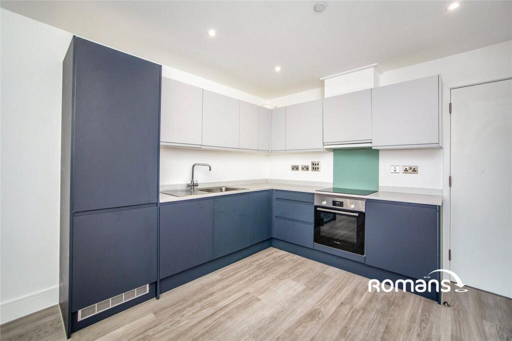 Main image of property: Whiffens Avenue, Chatham, ME4