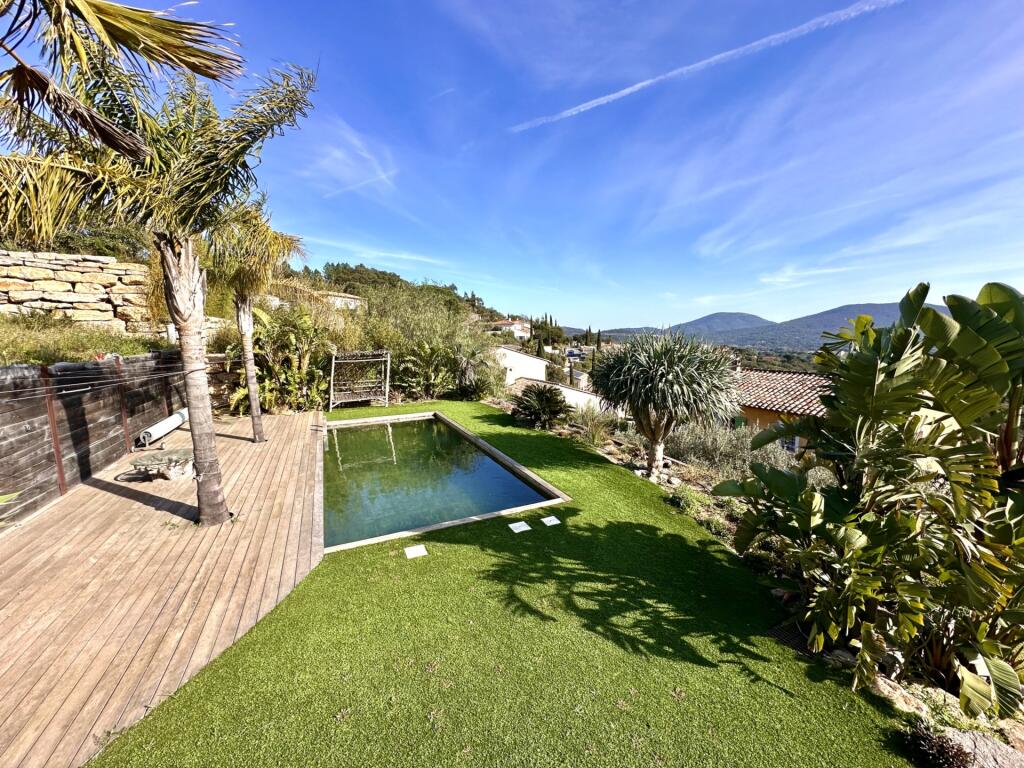 Main image of property: 83120 le-plan-de-la-tour
