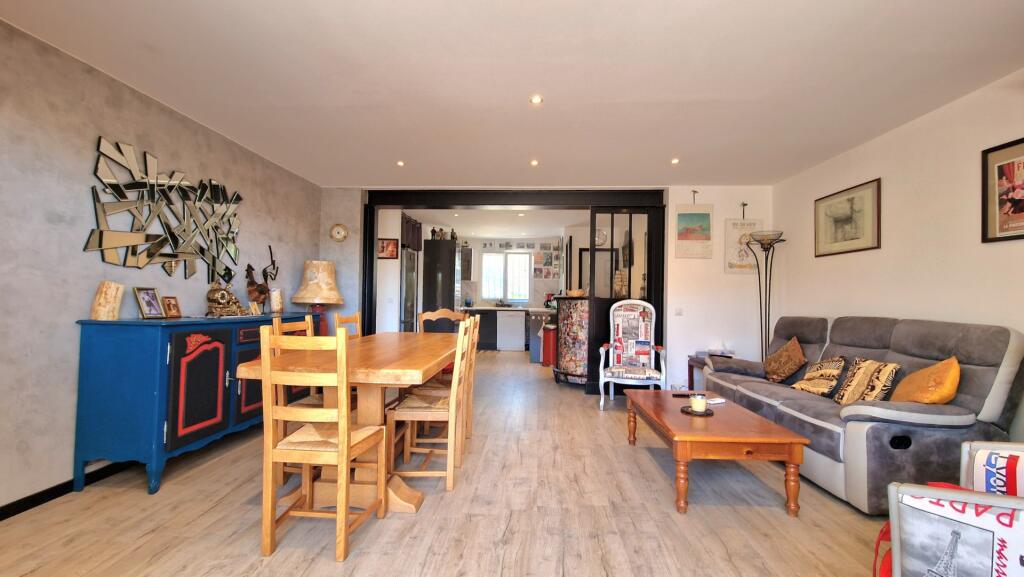 Main image of property: 83120 ste-maxime