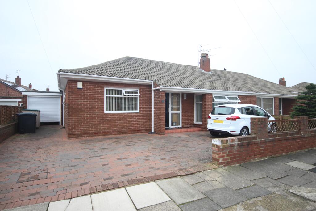 2 bedroom semidetached bungalow for sale in Kirkstone Avenue, Marden